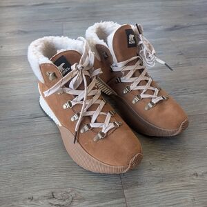 Sorel Women's Tan Winter Boots